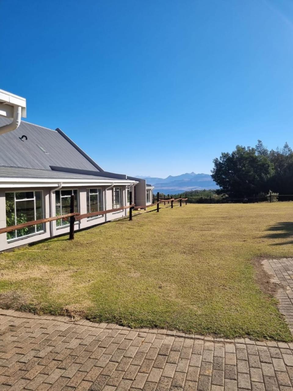 Gasthaus Drakensberg Mountain Retreat Bergville Exterior foto
