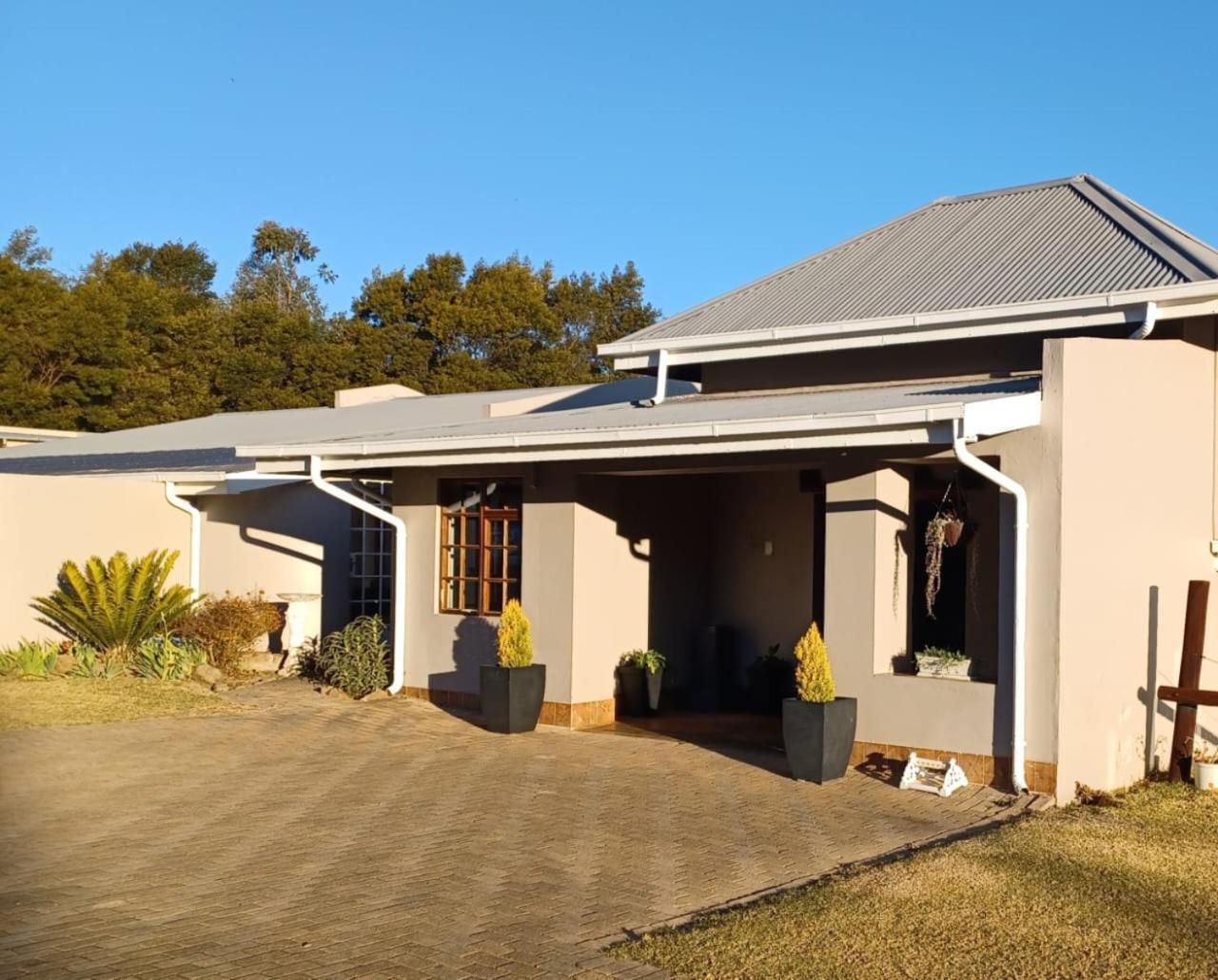 Gasthaus Drakensberg Mountain Retreat Bergville Exterior foto