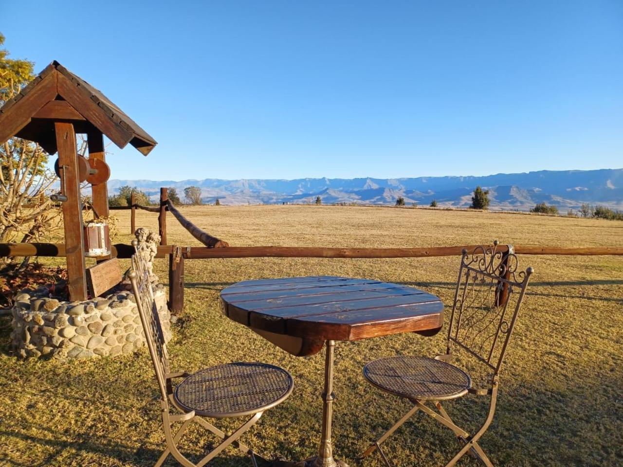 Gasthaus Drakensberg Mountain Retreat Bergville Exterior foto